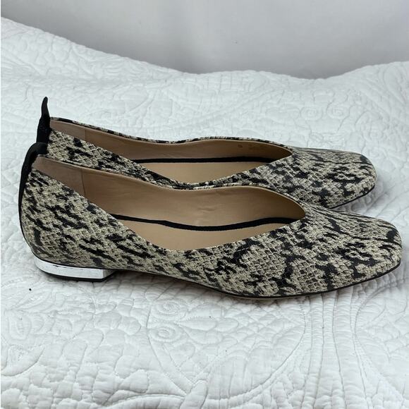 Franco Sarto Womens 7M Black/White Snake Skin Man Made Leather Slip On Shoe - Picture 6 of 10